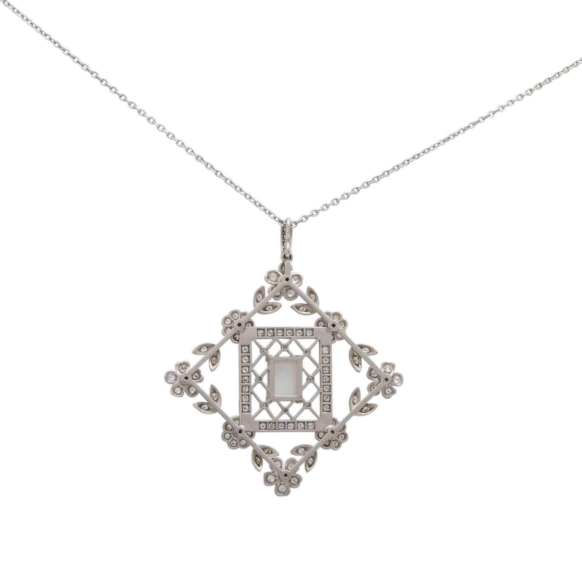 Anhänger mit floralem Muster,besetzt mit kl. Diamanten von zus. ca. 2 ct von guter Farbe und - Bild 3 aus 7