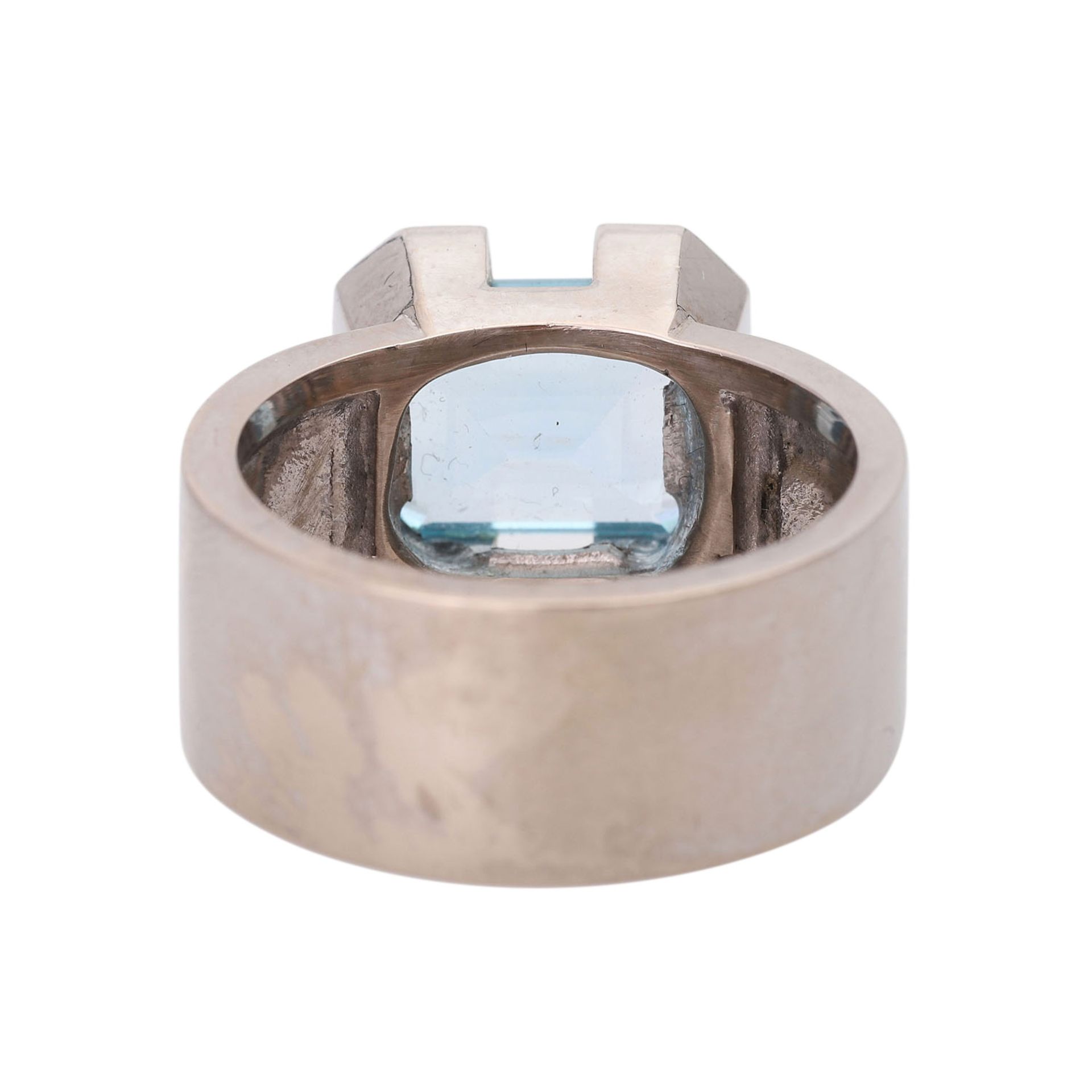 Ring mit 1 blauen Topas im Smaragdschliff, 11,5x9,5 mmund 20 Achtkantdiam.zus. ca. 0,1 ct, LGW (J) / - Bild 4 aus 4