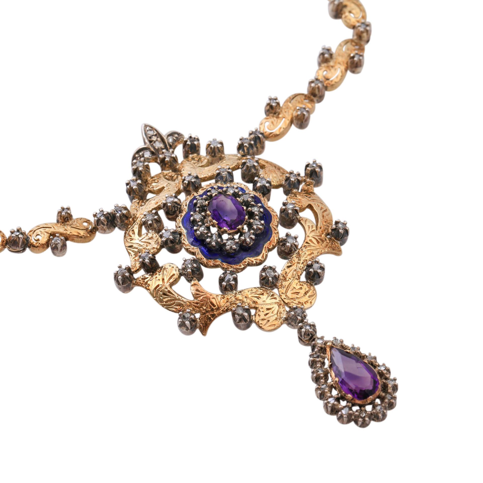 Historistische Demi-Parure mit Amethysten und Diamantenzus. ca. 2,7 ct, GG 14K, best. aus Collier ( - Bild 6 aus 8