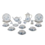 MEISSEN Kaffee-, bzw. Teeservice f. 6 Personen 'Indische Malerei blau', 20. Jh..6 Tassen (1x