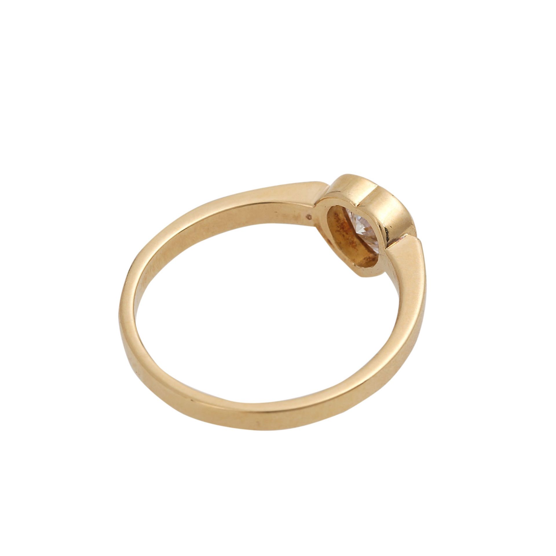 Ring mit Herzdiamant ca. 0,37 ct,GET (M)/VS, GG 18K, RW: 50, Ende 20. Jh., minimale Tragespuren.Ring - Bild 3 aus 4