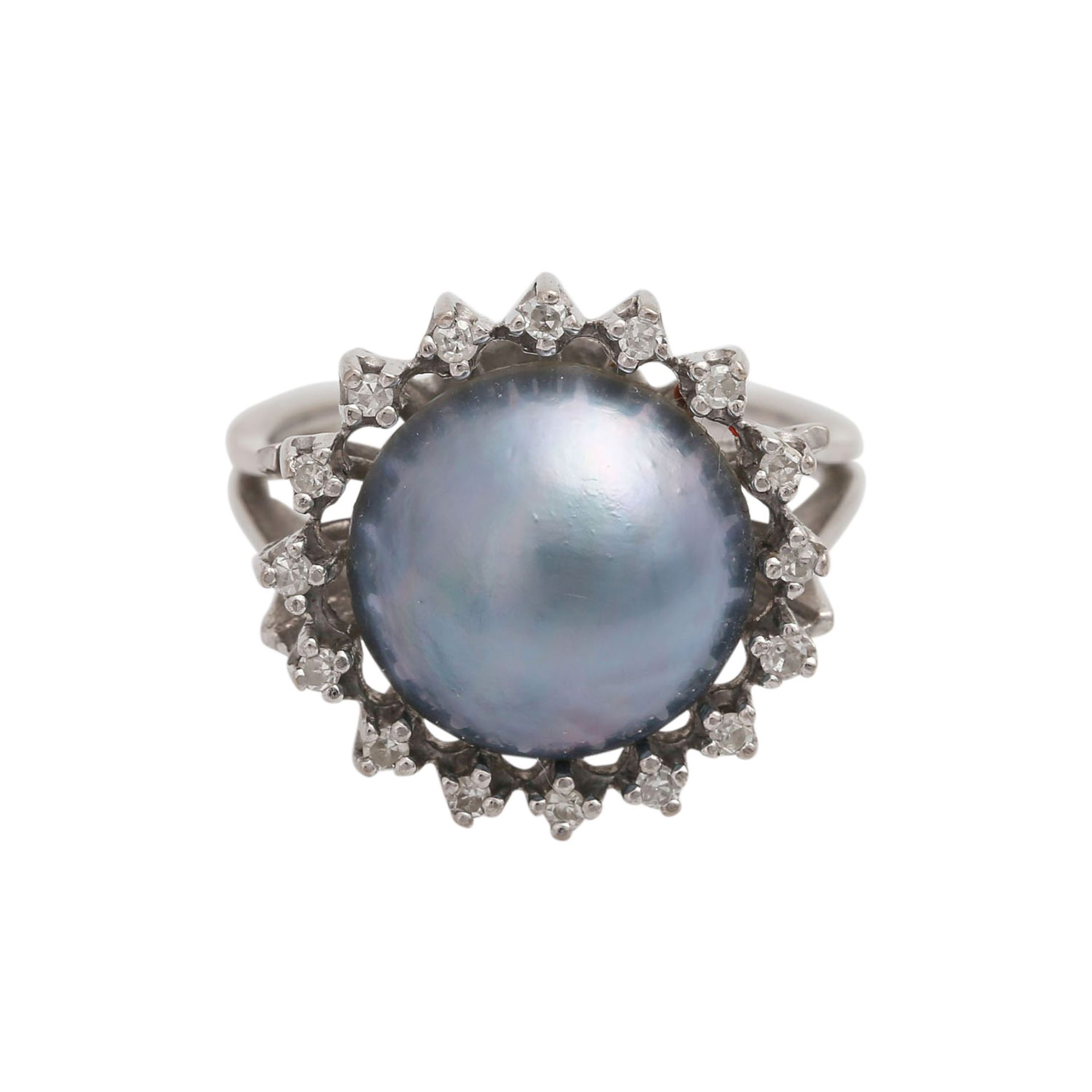 Ring mit 1 grau-blauen Mabéperleca. 12,5 mm (künstl. farbverändert), sowie Diam. zus. ca. 0,25 ct,