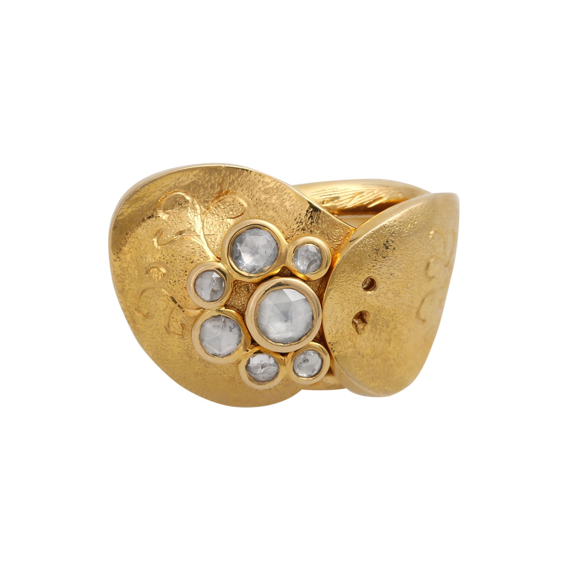 Ausgefallener Ring mit Diamantrosenin GG 18K. RW: ca. 59. 20./21. Jh. 2 Steine m. kl. Ausbrüchen.