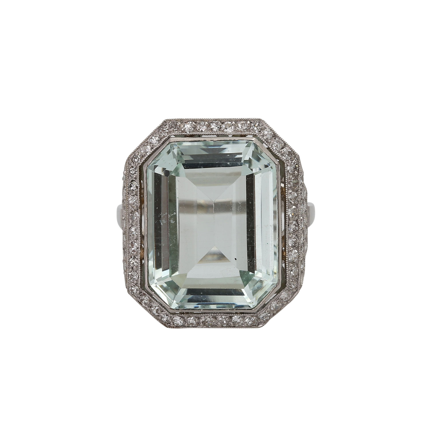 Aquamarinring mit Diamantrahmenzus. ca. 0,7 ct, gute Farbe u. gute bis mittlere Reinheit, Platin,