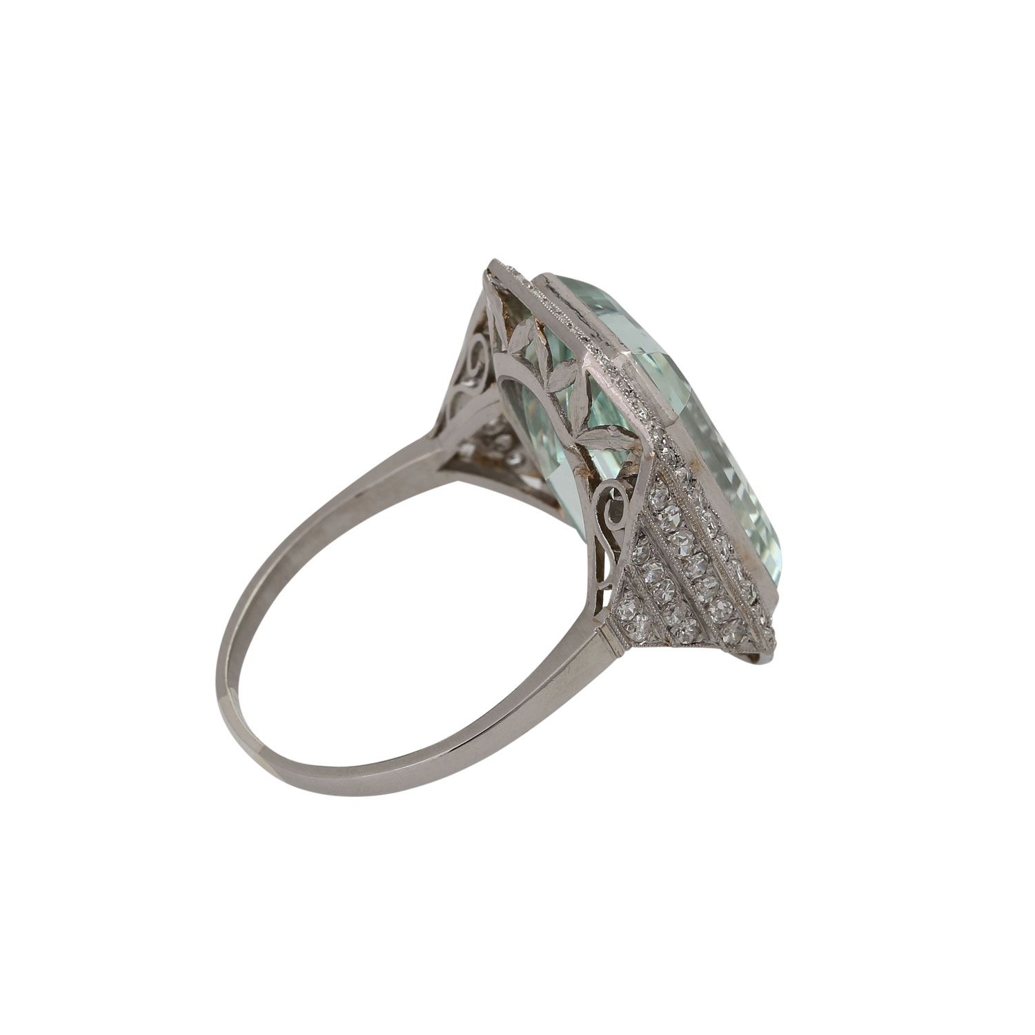 Aquamarinring mit Diamantrahmenzus. ca. 0,7 ct, gute Farbe u. gute bis mittlere Reinheit, Platin, - Image 3 of 4