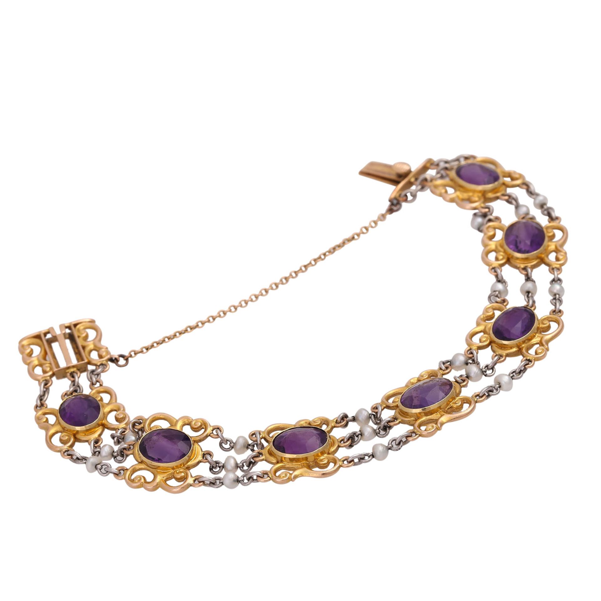 Armband mit 7 oval fac. Amethysten und 18 kl. Naturperlen,GG 15K und Platin, L: ca. 18,5 cm, um - Bild 3 aus 5