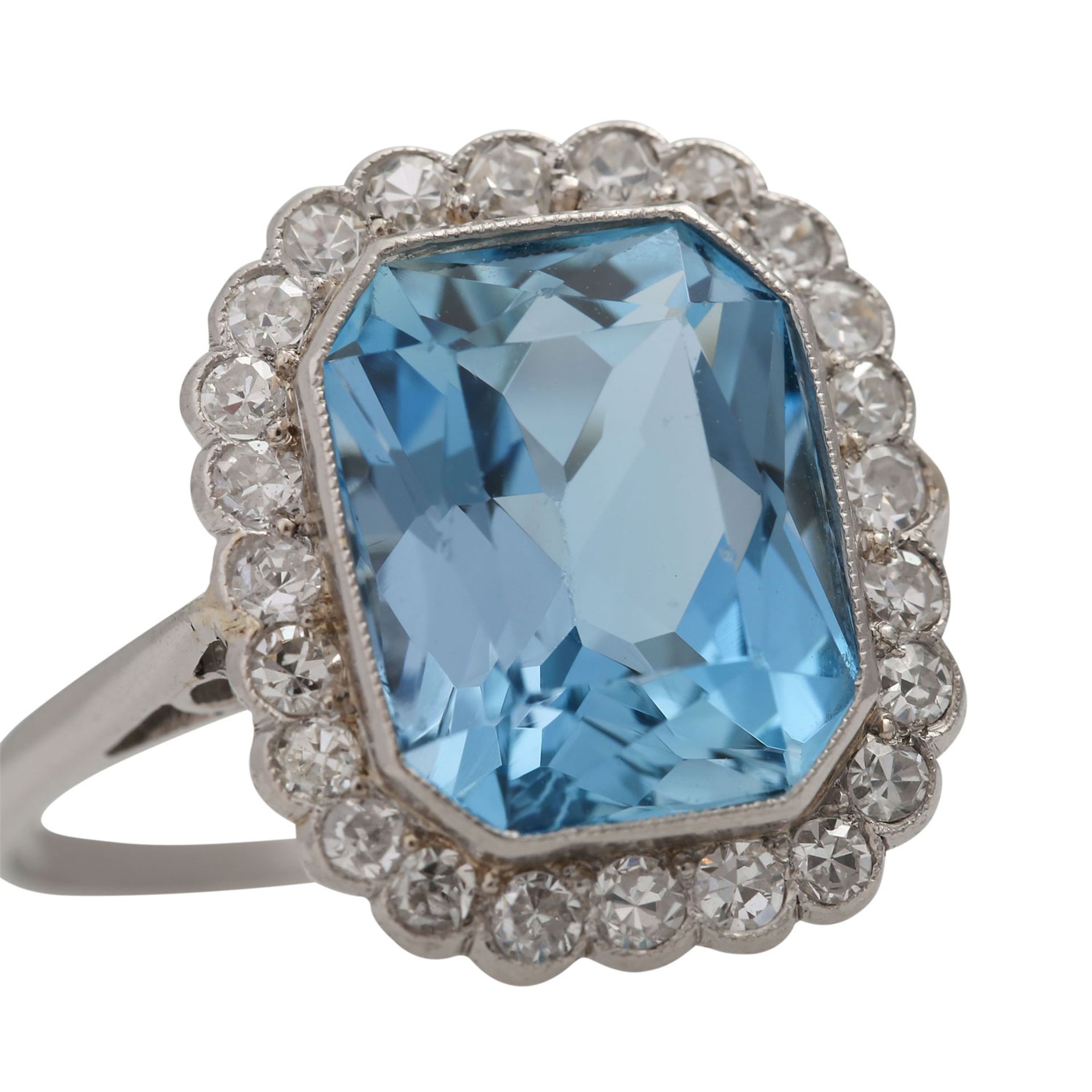 Ring mit feinem Aquamarin, ca. 5 ct, achteckig,entouriert von 24 Achtkantdiamanten, zus. ca. 0,6 ct, - Bild 5 aus 5