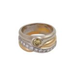 Ring mit gelbem Brillant, ca. 0,35 ct (beh.) und 11 Brillanten, zus. ca. 0,33 ct,WEISS (H)/ SI, GG/