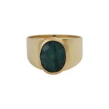 Ring mit oval fac. Smaragd, ca. 10,9x8,7 mm,GG 14K, RW 55, 20./21. Jh., leichte Tragespuren,