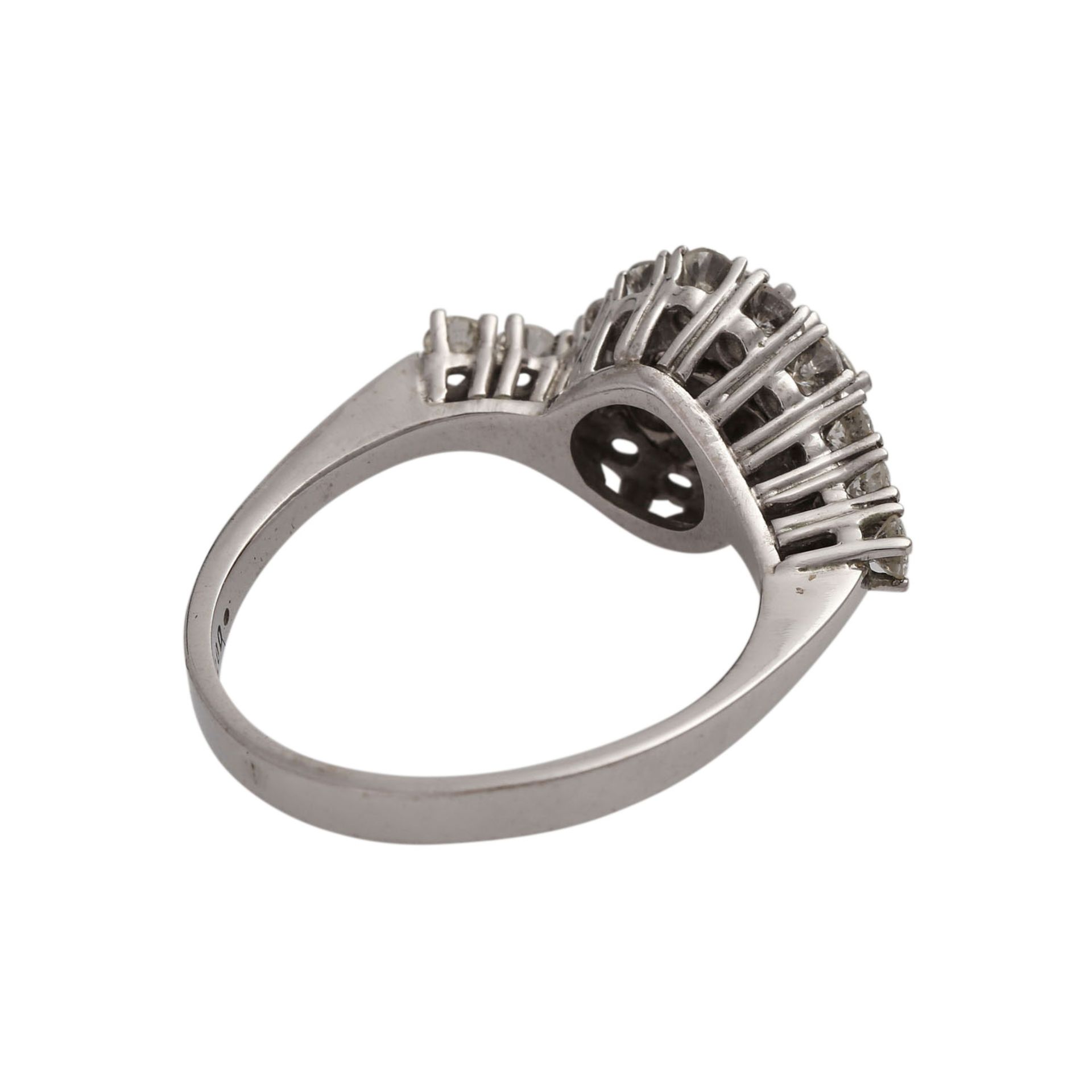 Ring mit Brillanten zus. ca. 2,0 ct(punz.), WEIß-LGW (H-J)/VS-SI, 14K WG. RW: ca. 63/64. 20. Jh. - Image 3 of 5