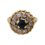 Ring mit Saphir und Diamantrosen zus. ca. 1 ct,Antwerpener Rose, GG 14K, RW: 55, leichte