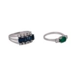 Konvolut aus 2 Ringen,1x WG 18K mit ovalem Smaragd und 2 Brillanten, zus. ca. 0,34 ct, LGW (I-J)/VS,