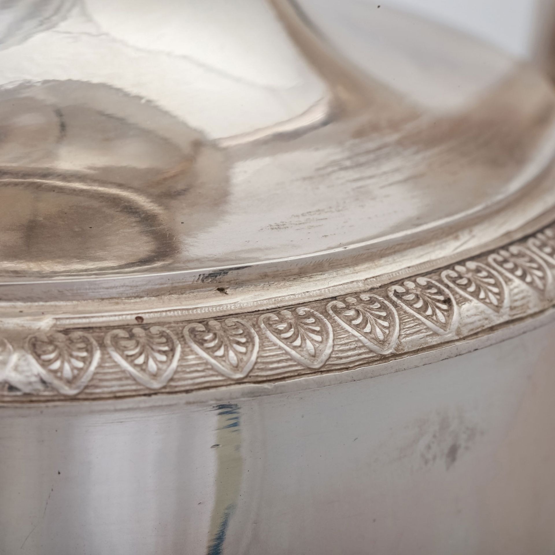 STUTTGART Kaffeekanne und Mokkakanne, Silber, um 1800.Ovoider Korpus auf rundem, profiliertem Stand, - Bild 5 aus 5