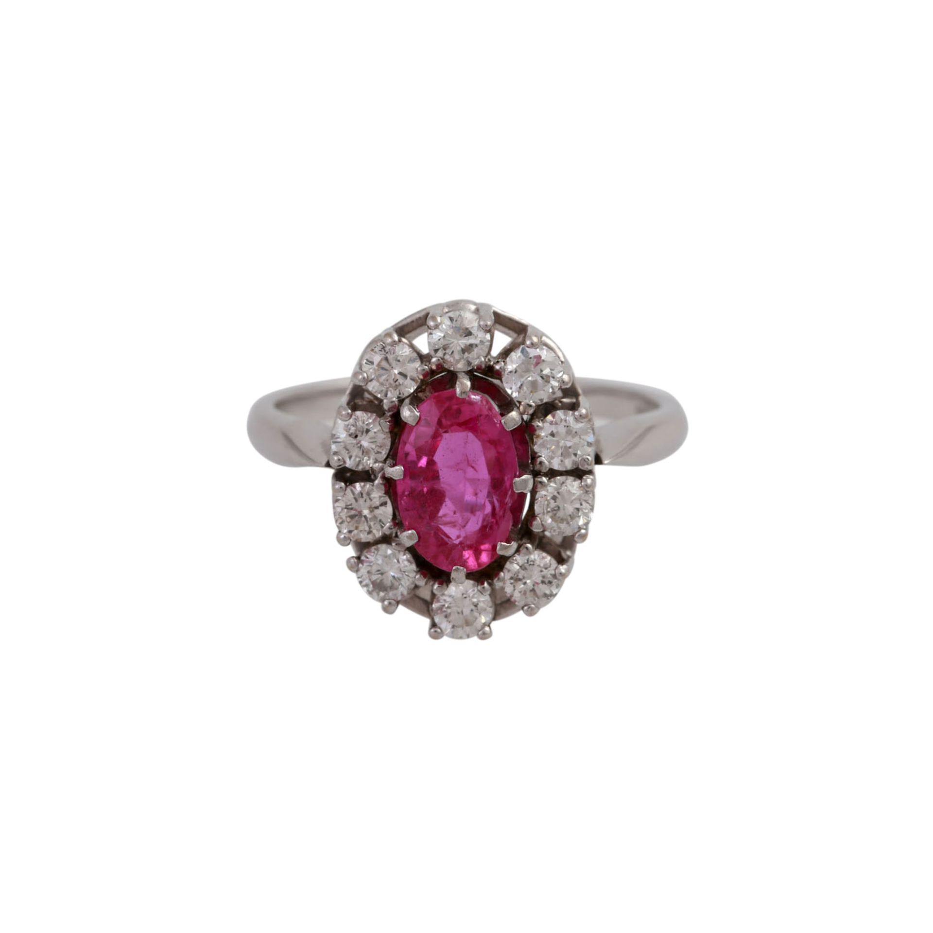 Ring mit einem oval fac. Saphir, pink, entouriert von 10 Brillanten,zus. ca. 0,5 ct, niederer-mittl.