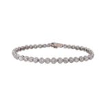 Rivièrearmband mit Altschliffdiamanten zus. ca. 4,2 ct,WEISS-GET (H-M)/SI, Platin, Schließe tlw.