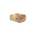 Ring mit ovalem Brillant, ca. 0,28 ct,GET (N-O)/SI, GG 18K, RW 57, Ende 20. Jh., deutliche