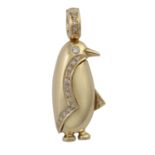 Clip-Anhänger "Pinguin" bes. mit Brillanten,GG 14K, ca. 4,2x1,2 cm, 2. H. 20. Jh., schöner Erhalt,