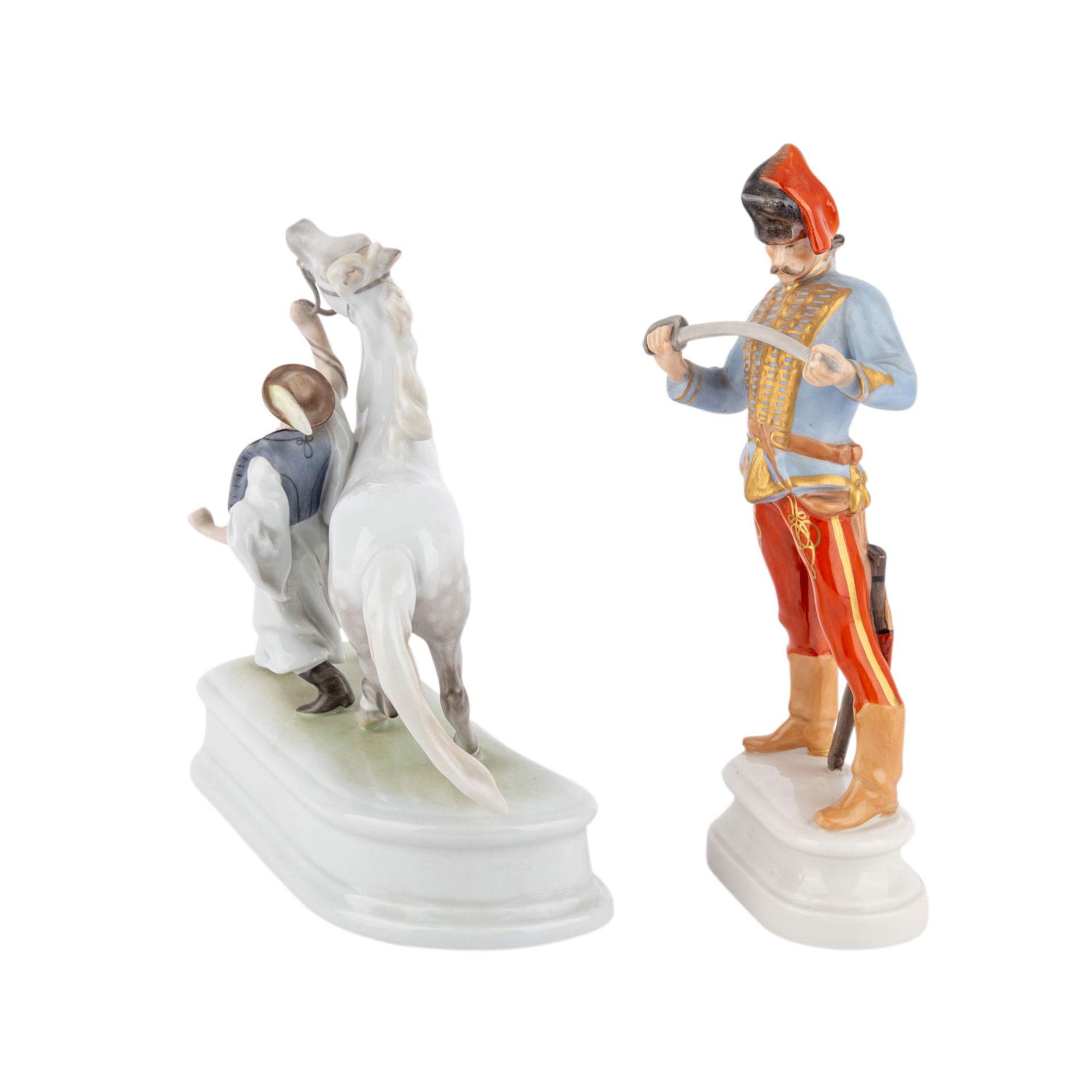 HEREND 2 Figuren, 20. Jh..Weißporzellan polychrom gefasst, Ungar, ein Pferd führend, Modell-Nr. - Bild 2 aus 5