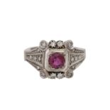 Art Déco Ring mit Rubin und Diamanten,WG 14K, RW: 53, 1920er/30er Jahre, leichte Tragespuren,