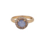 Ring mit schönem Sternsaphir entouriert von Brillanten, zus. ca. 0,32 ct,GET (M)/P2, GG 18K, RW