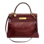 HERMÈS VINTAGE Henkeltasche "KELLY BAG 28", Koll. 1974.NP. ca.: 6.400,-€. Boxcalf Leder in Bordeaux,