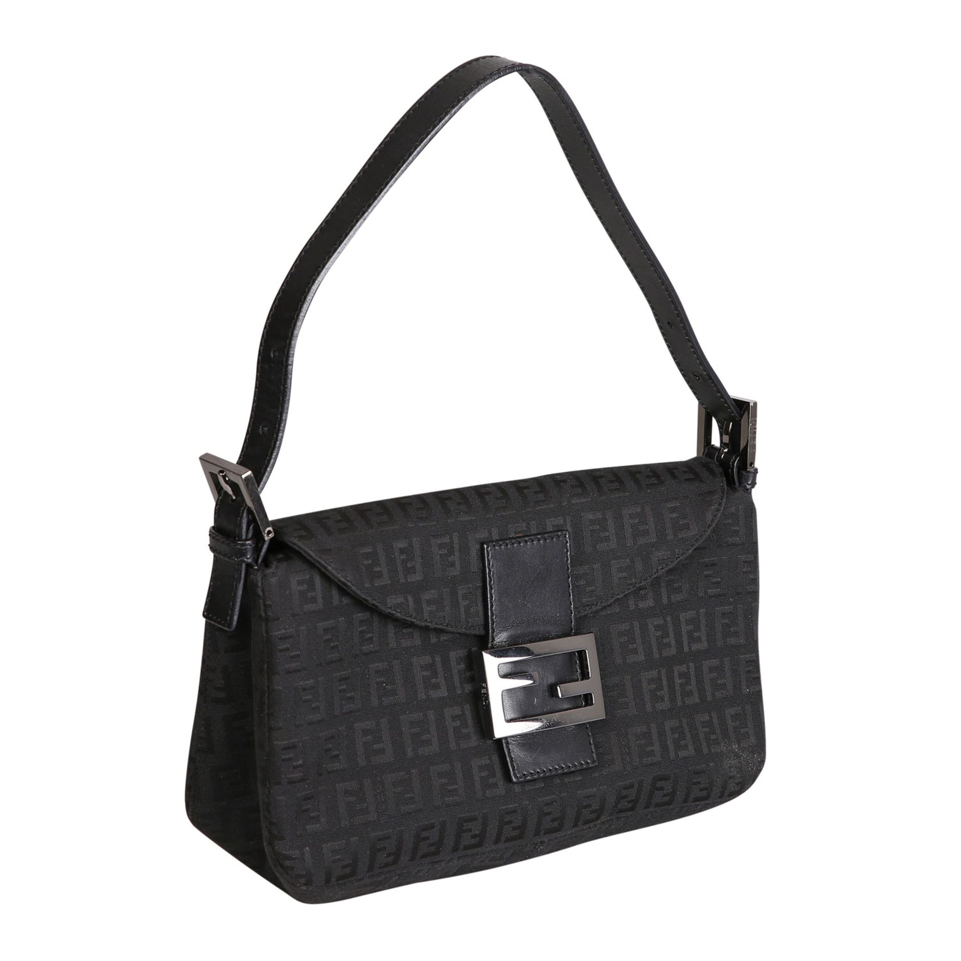 FENDI "BAGUETTE BAG", NP. ca.: 1.400,-€.Zucca Design in Schwarz, dunkel silberfarbene Hardware, - Bild 2 aus 6