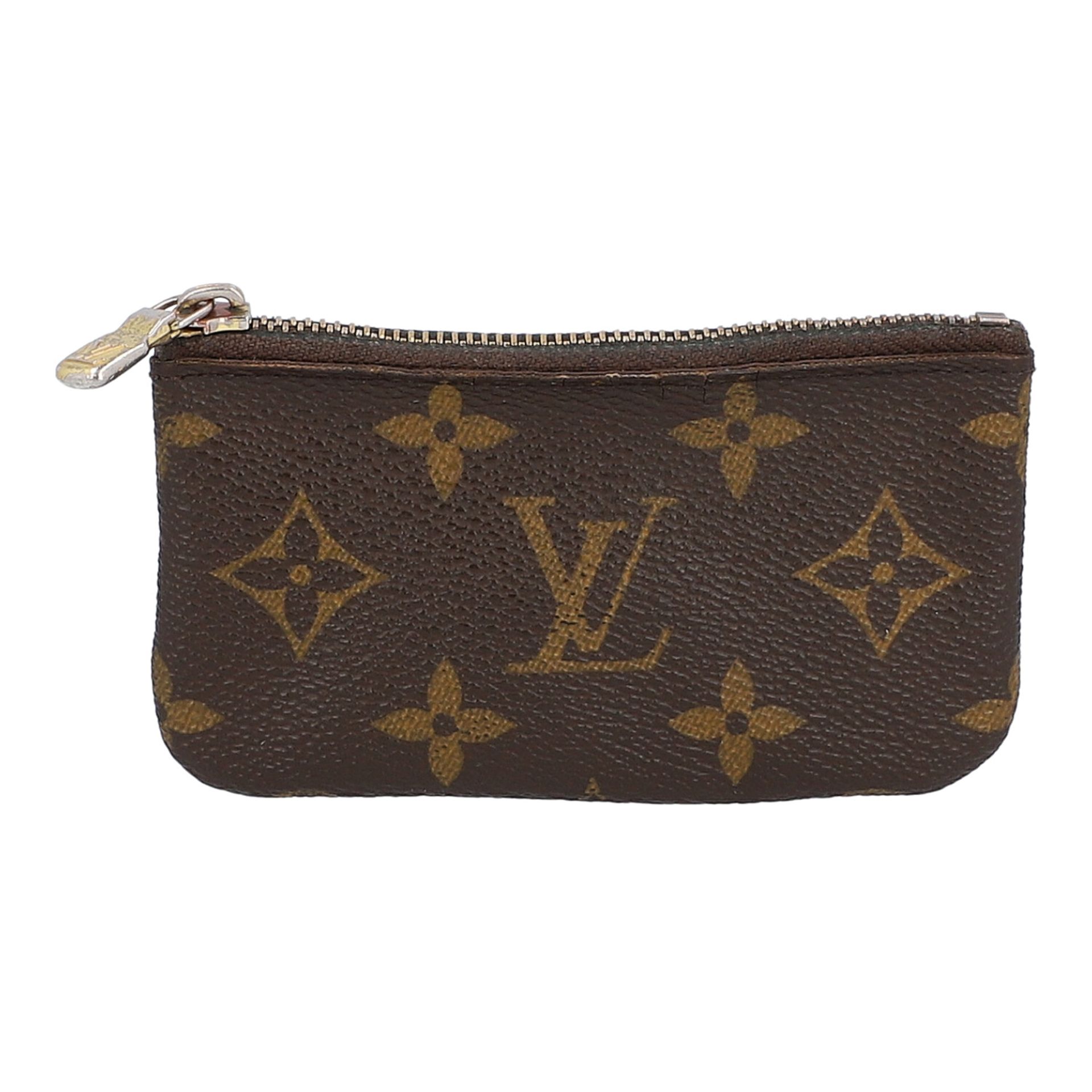 LOUIS VUITTON Schlüsseletui, Koll. 2008.NP.: 140,-€. Monogram Canvas Serie mit goldfarbener