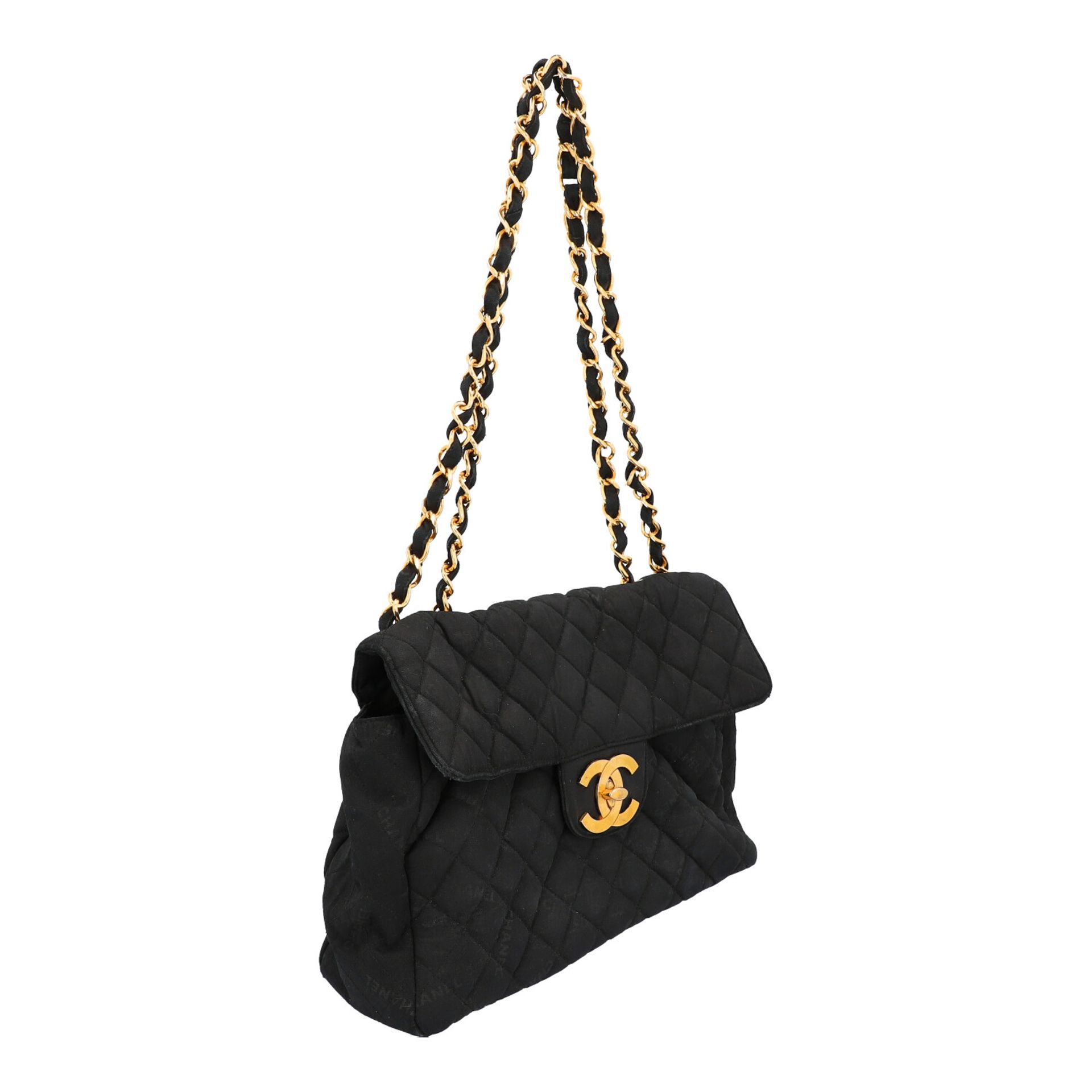 CHANEL VINTAGE FlapBag.NP.ca.: 3.800,-€. Schwarzes Textil mit Logo-Schriftzugsdruck, Rautensteppung, - Bild 2 aus 6