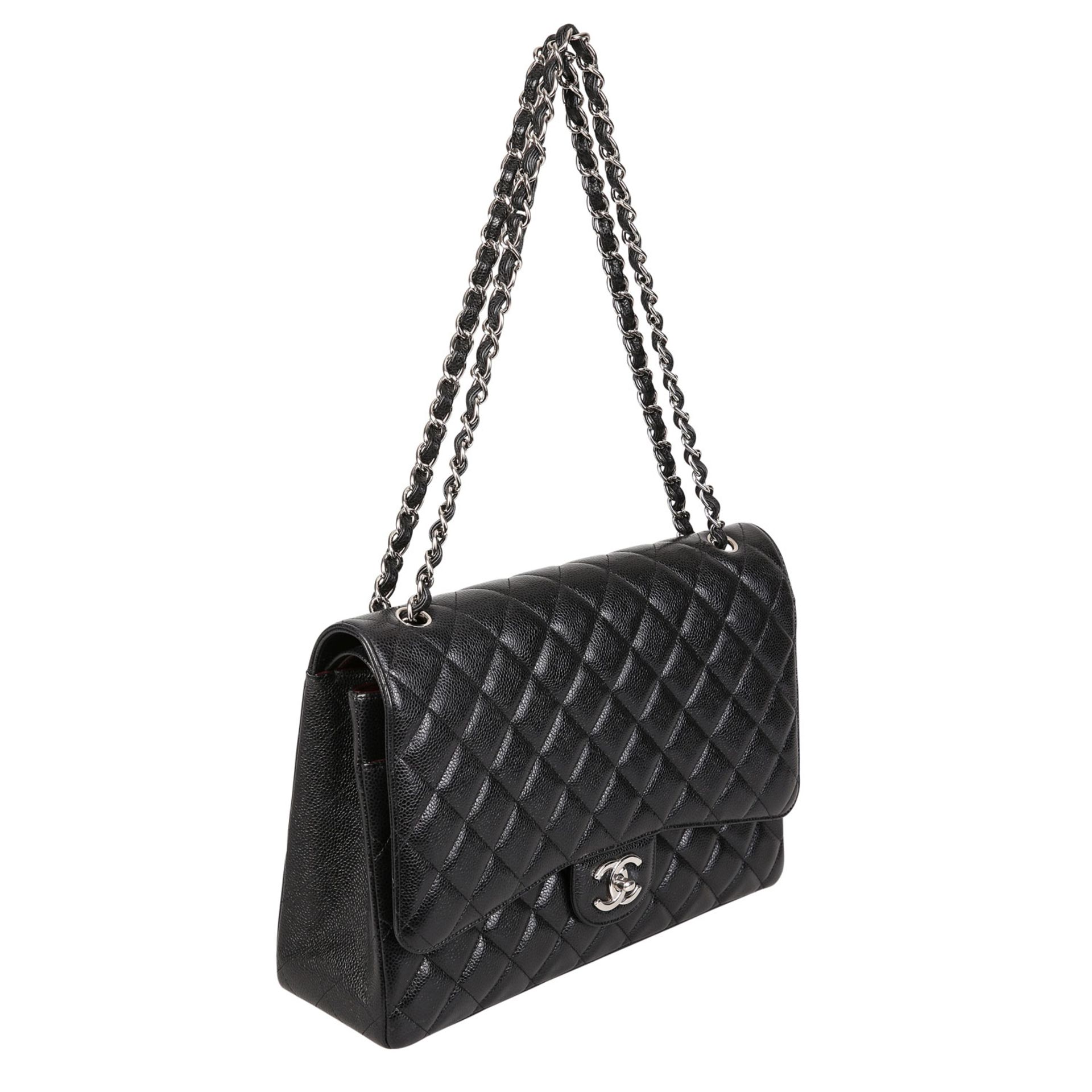 CHANEL Umhängetasche "MAXI FLAP BAG", Koll.: 2017.Akt. NP.: 5.800,-€. Caviar Leder in Schwarz mit - Bild 2 aus 7