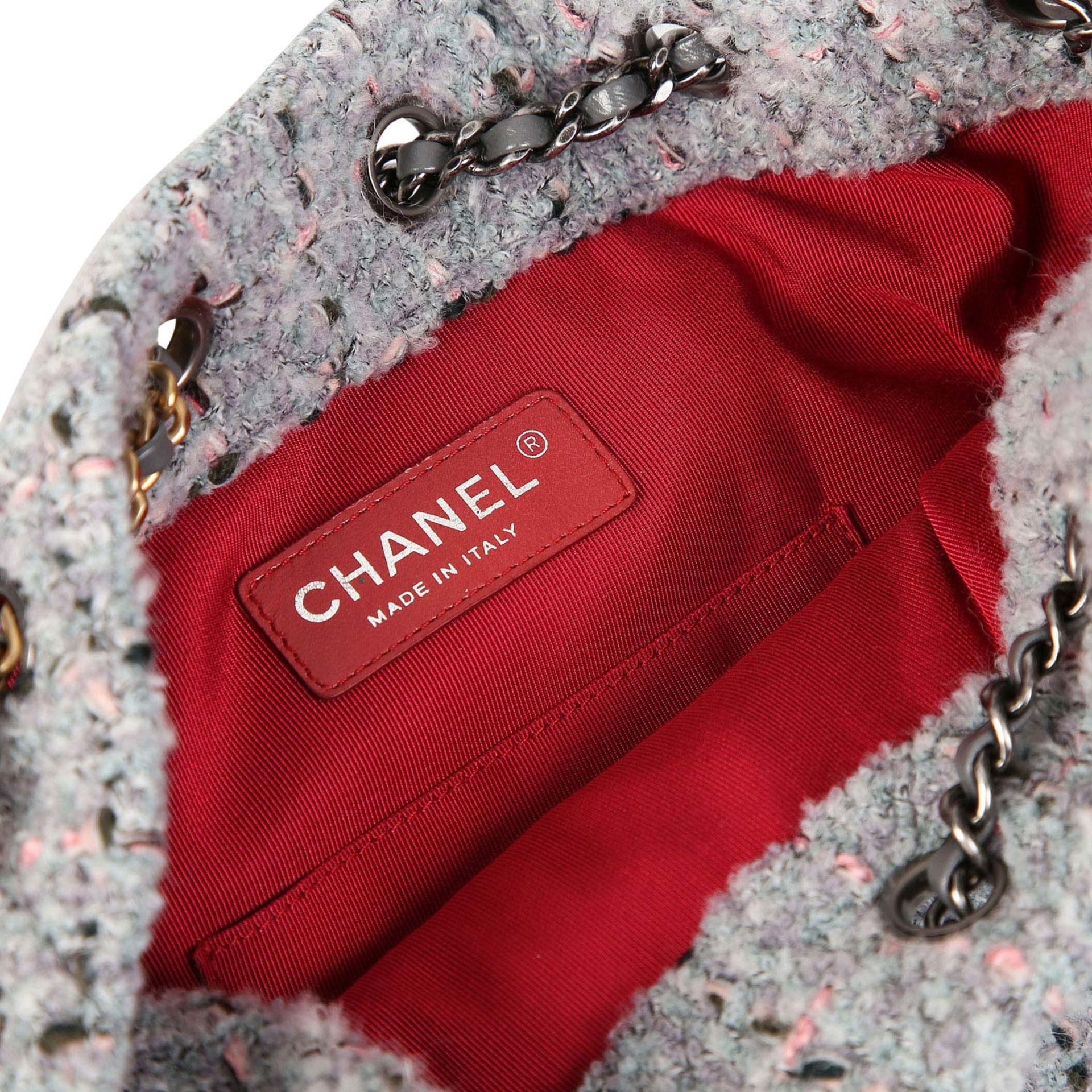 CHANEL Rucksack "GABRIELLE RUCKSACK", Koll. 2017.Akt. NP.: 3.180,-€. Tweed in Hellgrau mit - Bild 6 aus 7