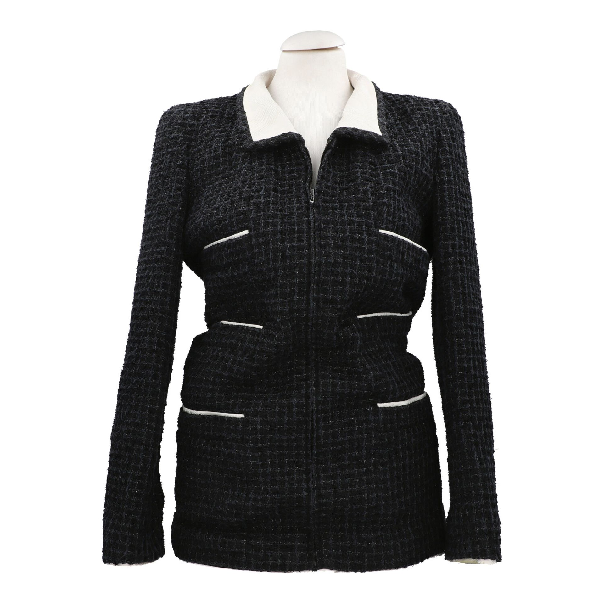 CHANEL VINTAGE Longblazer, Gr. 40. Koll. 1992.Herstellergröße 40. Bouclé in Schwarz mit