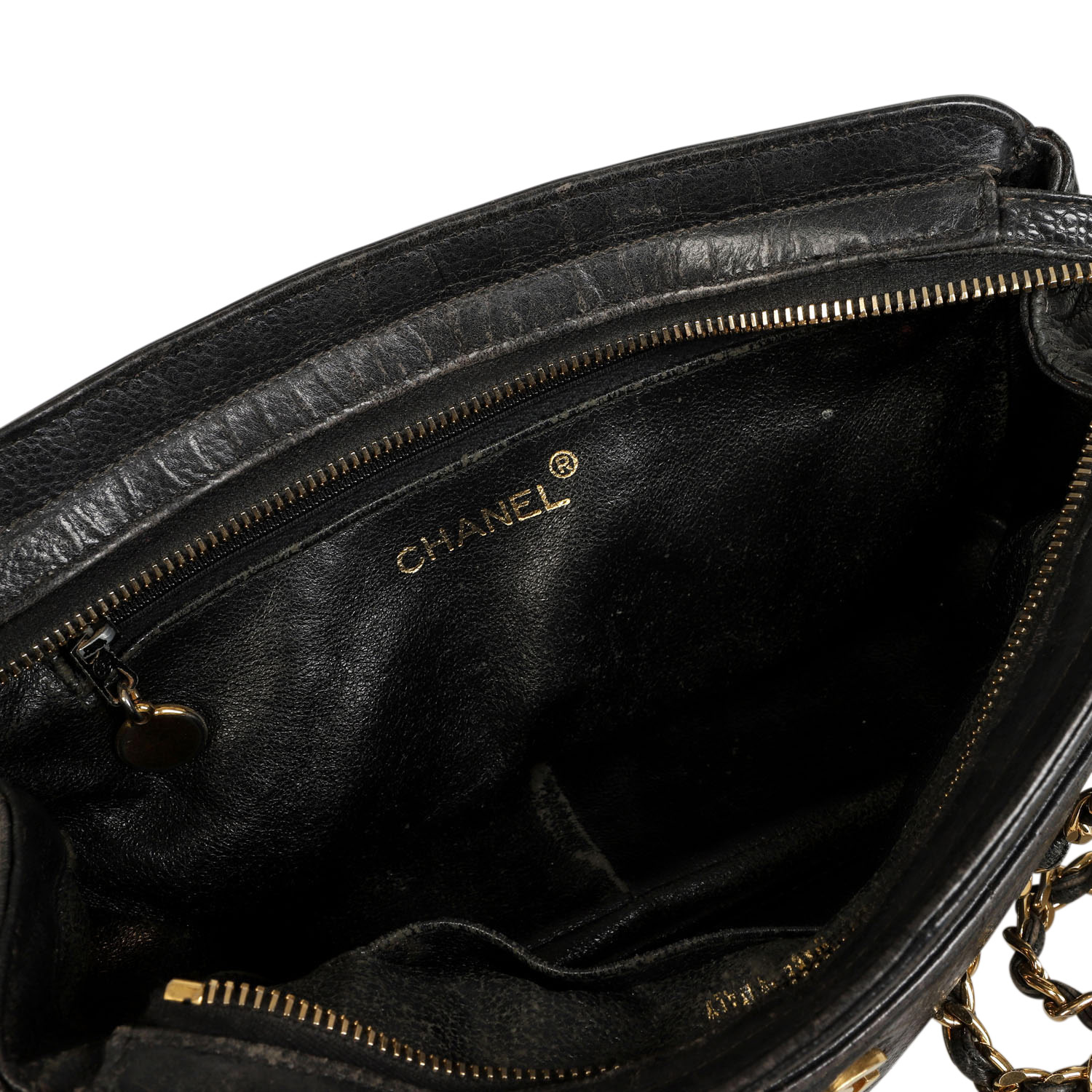 CHANEL VINTAGE Handtasche.In Rauten gestepptes Kaviar-Leder mit goldfarbener Hardware, Außenfach auf - Image 9 of 9