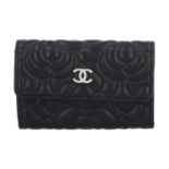 CHANEL Etui "KARTENETUI MIT PATTE", Koll. 2019.Aktuelle Kollektion, akt. NP.: 395,-€. Satiniertes