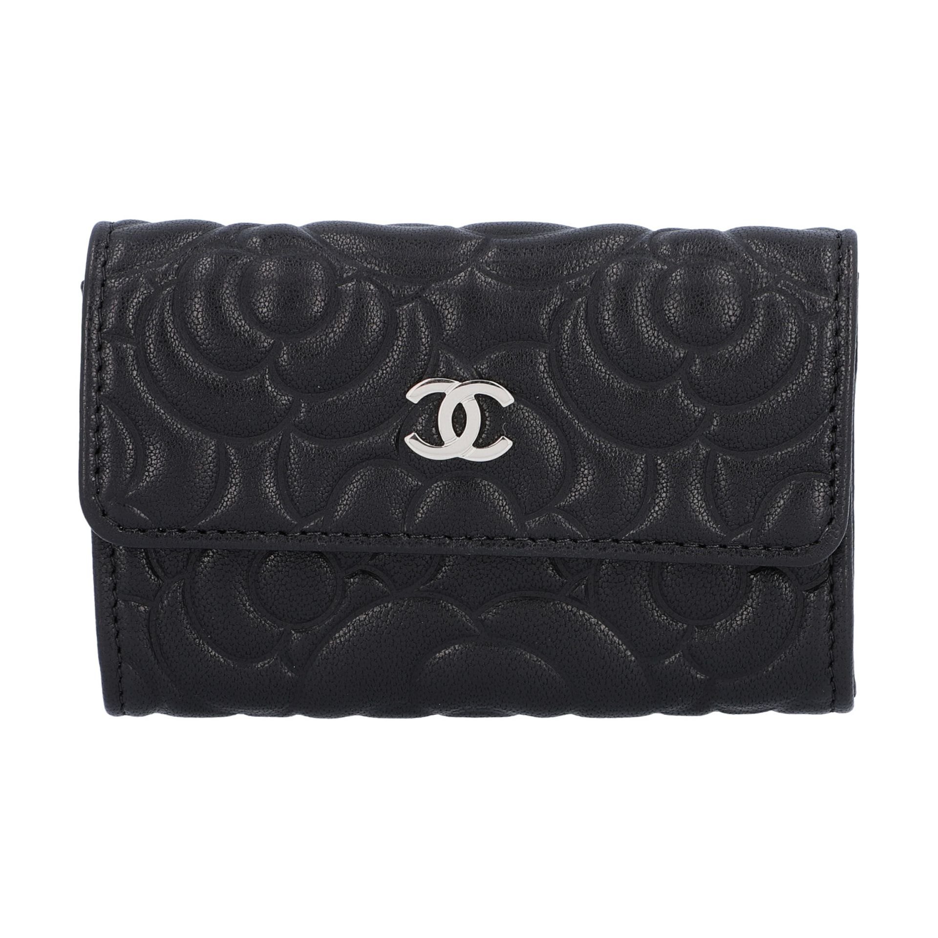 CHANEL Etui "KARTENETUI MIT PATTE", Koll. 2019.Aktuelle Kollektion, akt. NP.: 395,-€. Satiniertes