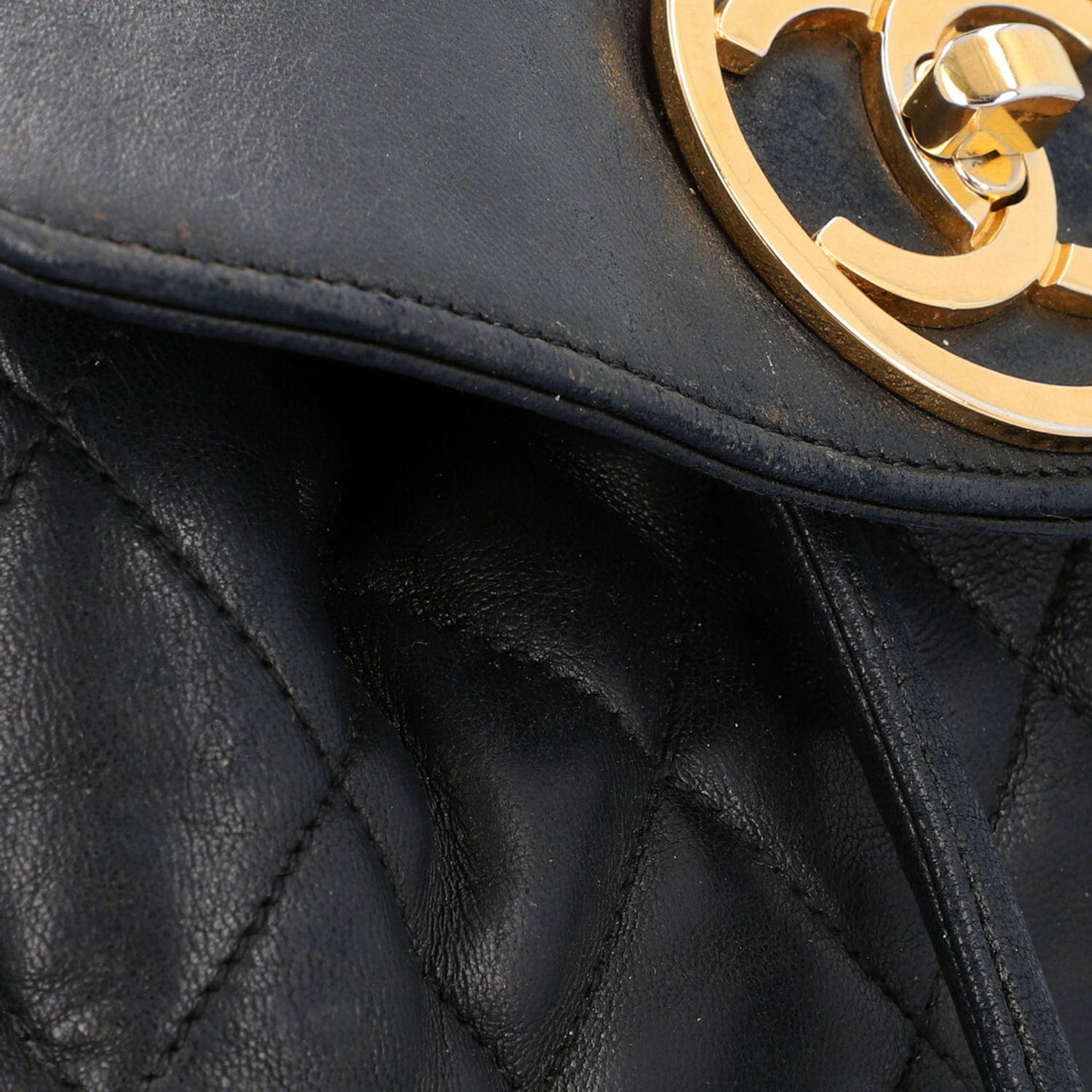 CHANEL VINTAGE Rucksack, Koll.: 1991-1994.Lammleder-Modell in Rauten gesteppt, goldfarbene Hardware, - Bild 9 aus 10