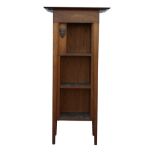 Early 20th C oak freestanding bookcase, with front and side shelves 115 x 54 cm.