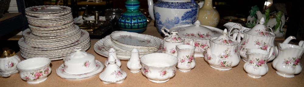 Extensive Royal Albert Lavender Rose pattern part tea and dinner service. - Image 2 of 3