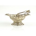 Silver bonbon dish in the form of a miniature basket, with pierced scrolling decoration, 10 cm wide,