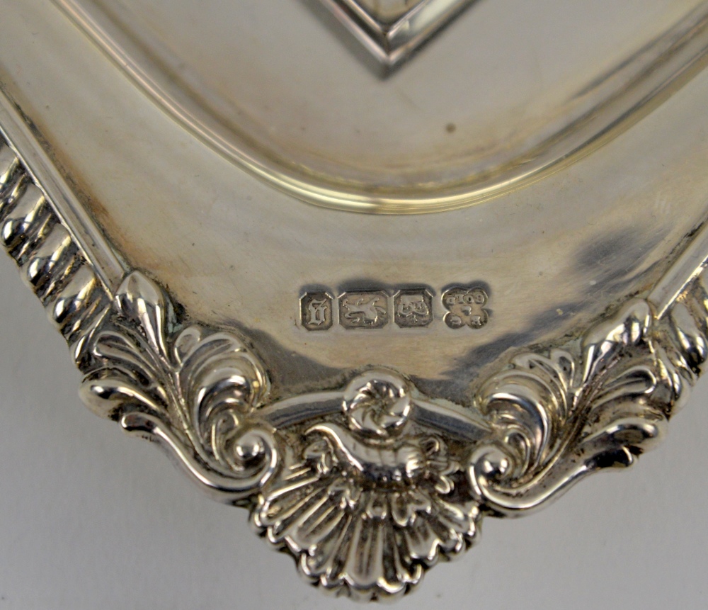 Victorian silver inkstand by Boardman & Glossop, Sheffield 1899, hobnail cut inkwell the hinged - Image 8 of 8