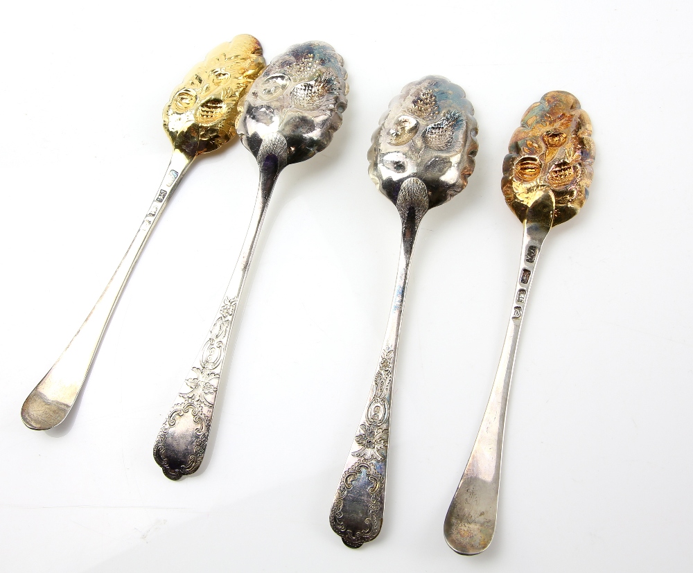 Pair of George III silver berry spoons, with foliate moulded handles, maker's mark 'RB', London, - Image 3 of 4