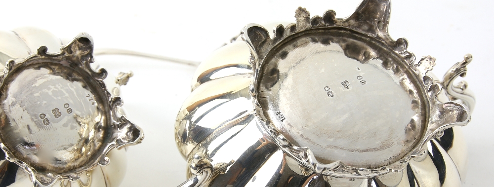 William IV silver cream jug and sugar bowl of lobed form with scroll handles on four shape feet, - Image 3 of 4