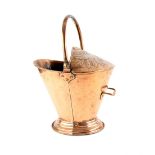 Benham & Froud copper coal scuttle, with decoration of leaves, 53 cm including handle .