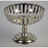 Edward VII silver pedestal pierced bon bon dish, Birmingham, 1907,
