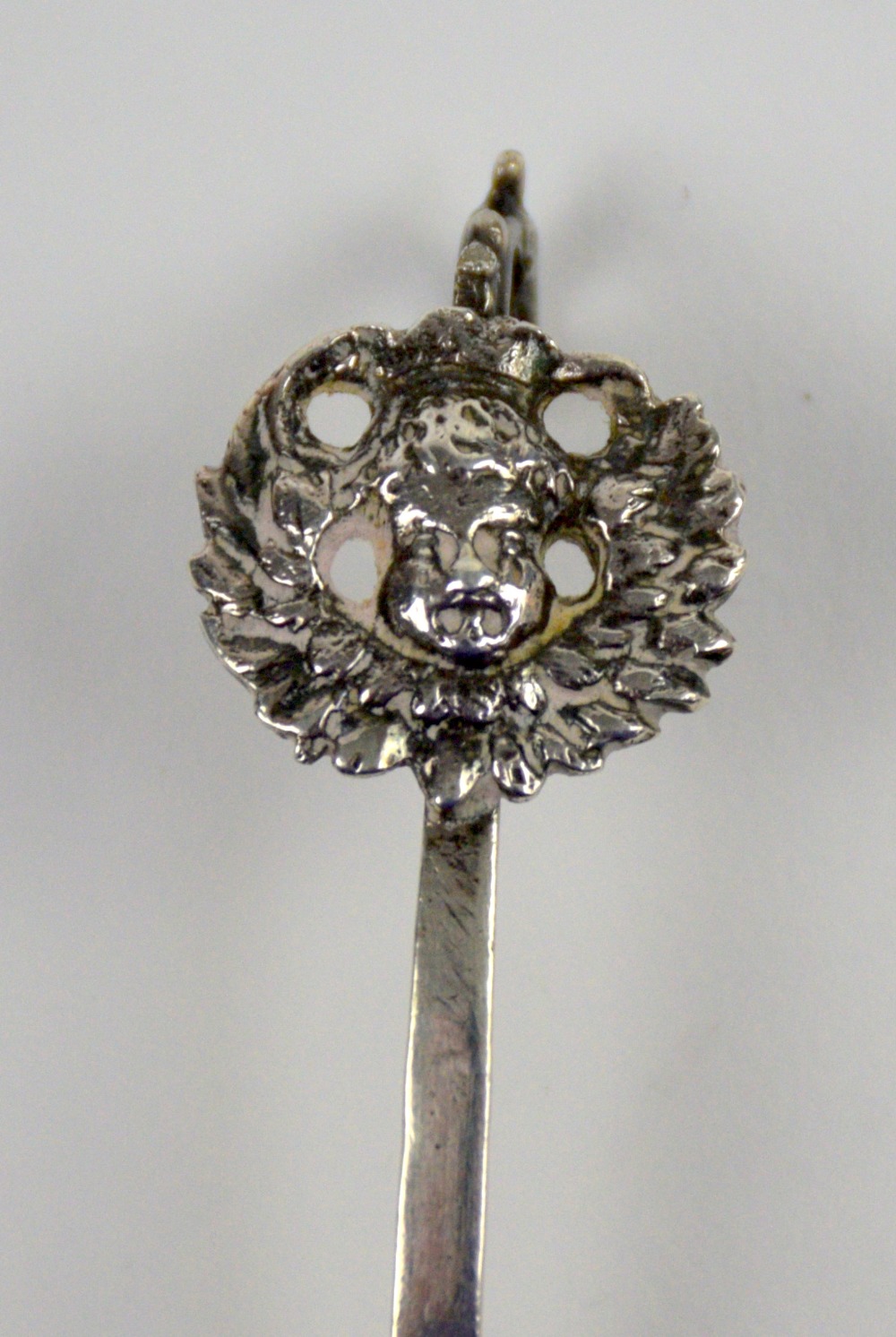 Continental silver caddy spoon with a scene of a fishing boat, import marks for London, 1897, - Image 3 of 4