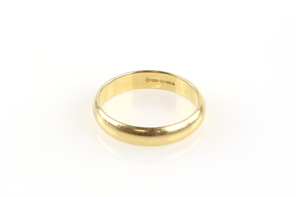 Gold court shaped band, 4mm width, ring size N, in 18 ct yellow gold . CONDITION18 ct gross weight - Image 3 of 3