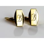 Gold cufflinks with engraved letter B, unmarked, testing as 18 ct yellow gold. CONDITION18 ct weight