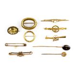 Collection of brooches, one oval Victorian, in 15 ct with higher wash, 2.8 x 2.2cm, pin and catch