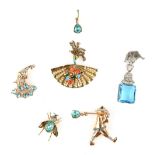 Vintage costume jewellery, including an Art Deco paste pendant, a fan brooch set with coral, a