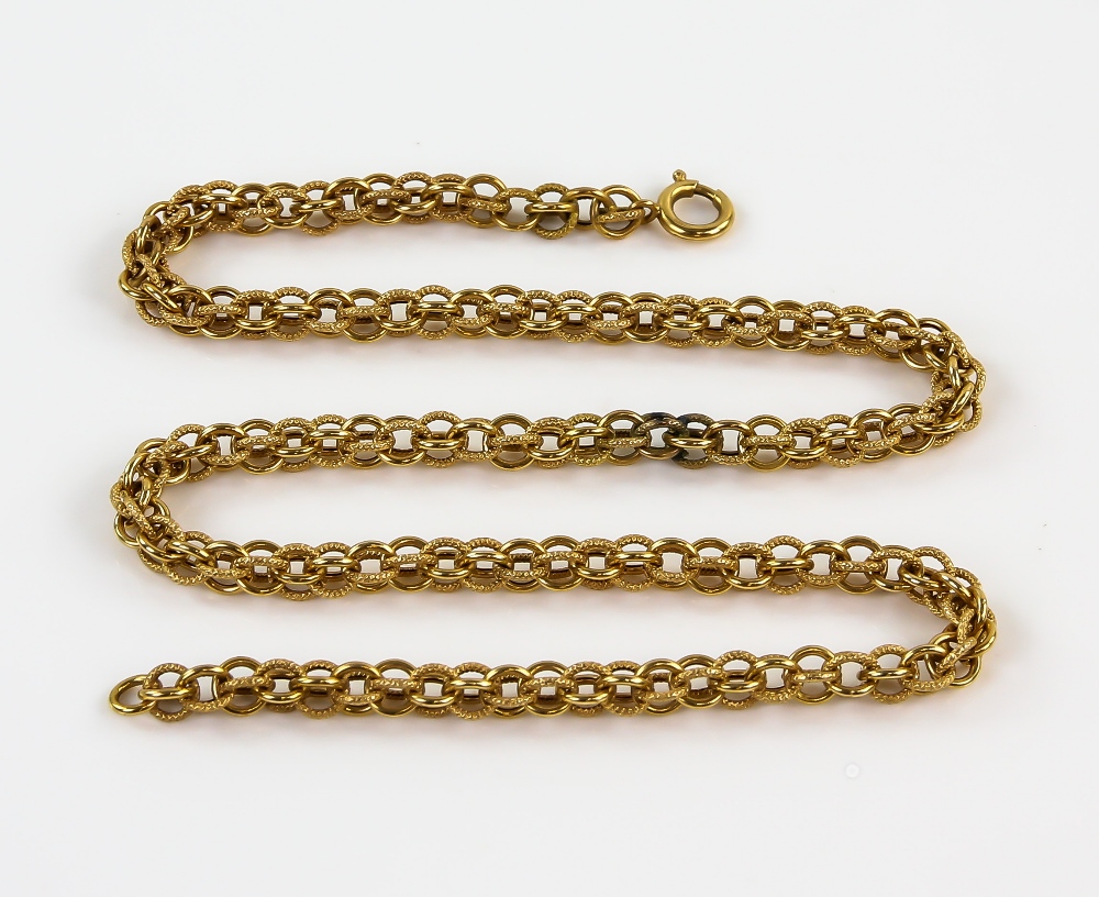 Fancy link chain, with round plain and textured links, bolt ring claps, stamped 18 ct, 43cm in
