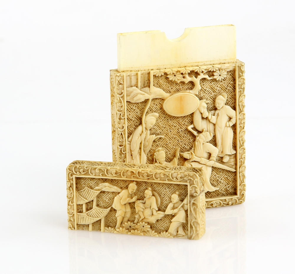 An elegant Canton ivory card case, carved on both front and back with Manchu or Chinese figures in - Image 2 of 2